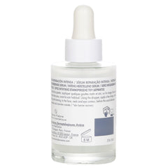 Avène Cicalfate+ textura en gota que ilustra absorción rápida y hidratación