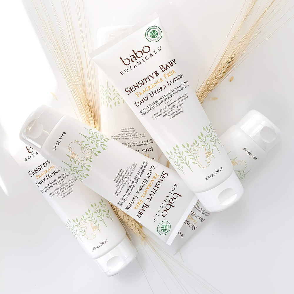 Babo Botanicals producto en escena familiar que sugiere rutina suave