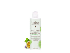 Babo Botanicals envase frontal Swim & Sport mostrando etiqueta y beneficio purificante