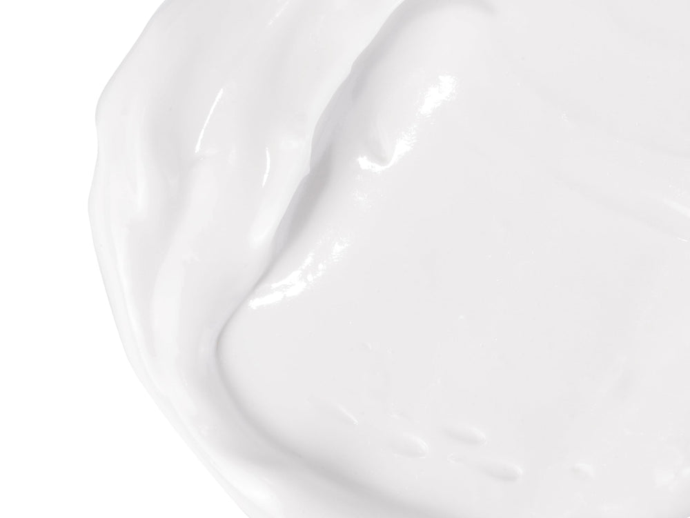 Babo Botanicals textura ligera de loción demostrando absorción rápida