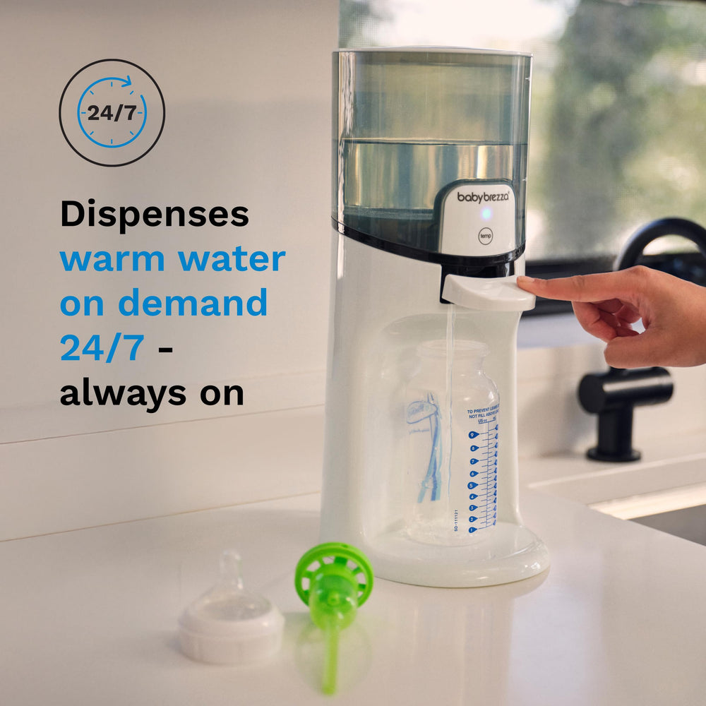 Baby Brezza detalle de la palanca que dispensa agua caliente al instante