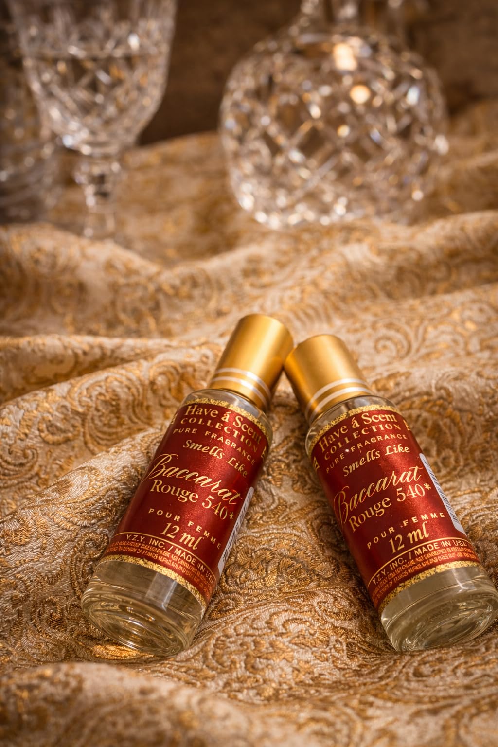 Generic Baccarat Rouge frasco en mano para comparar tamaño portátil