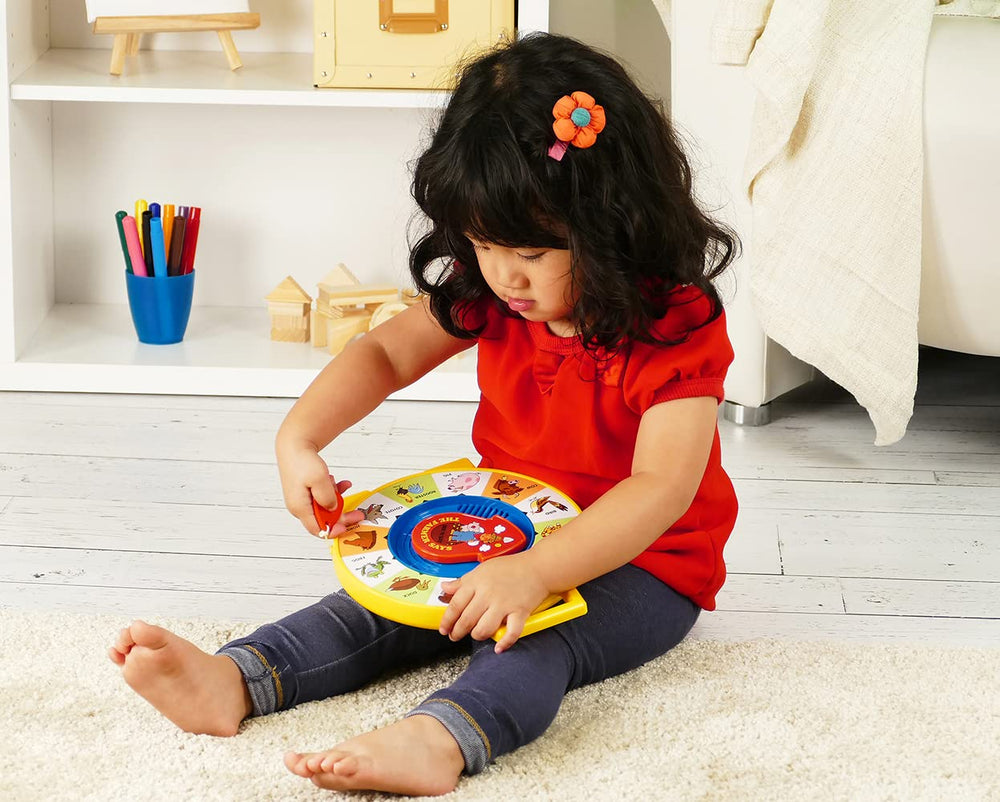 Basic Fun Fisher-Price comparación de tamaño con mano para referencia de escala