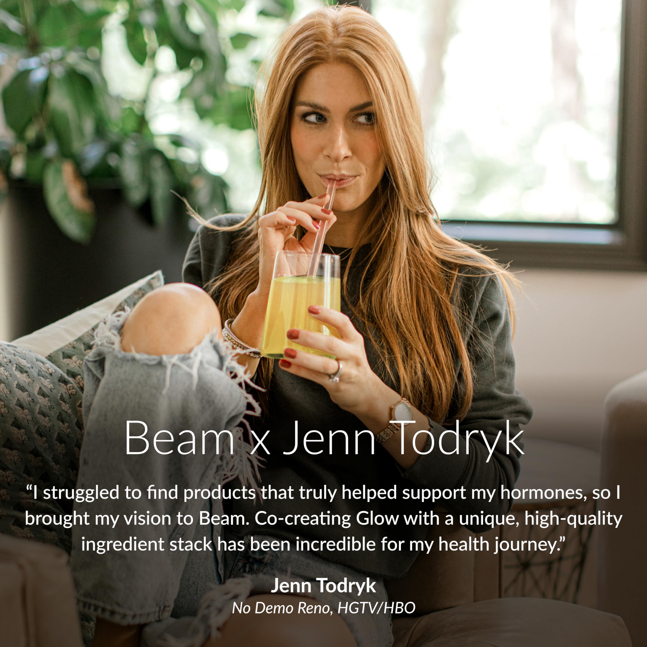 BEAM Glow comparación de tamaño con mano, formato portátil para viaje