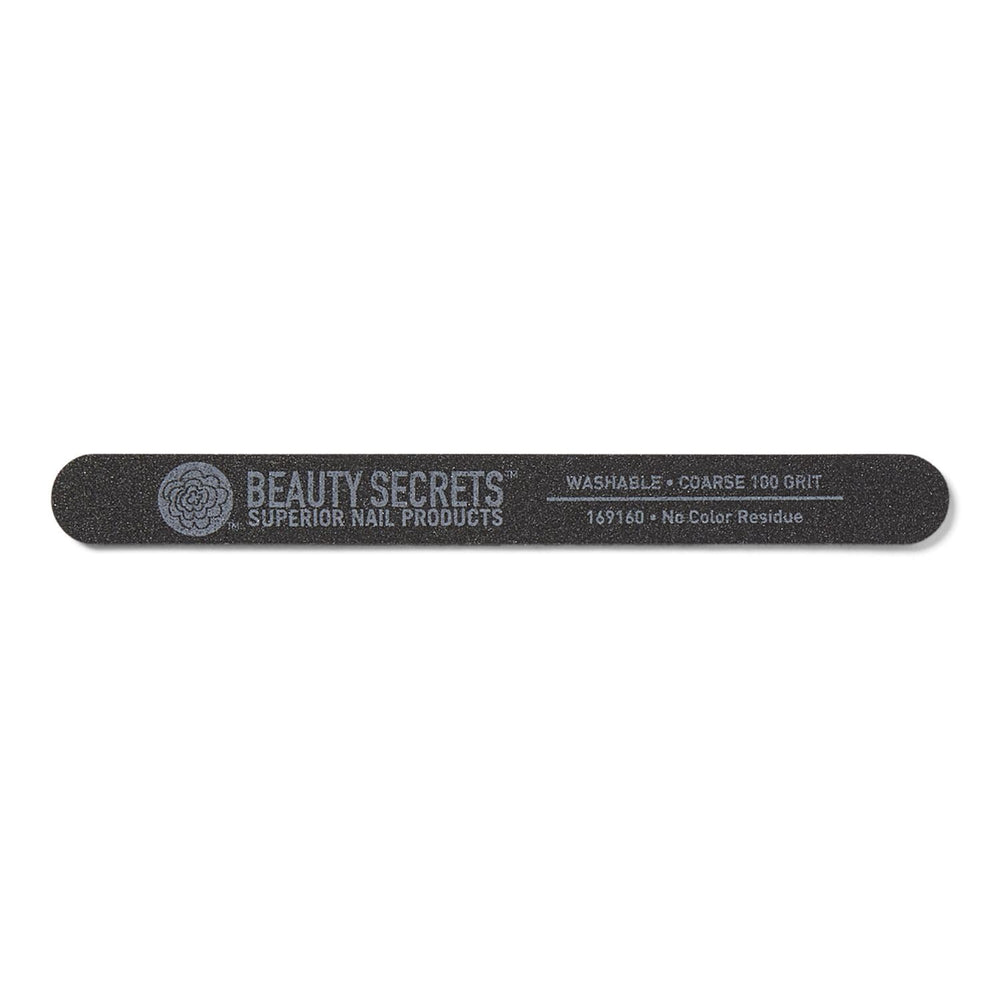 Beauty Secrets aplicando pegamento en tip para unión fuerte y acabado profesional
