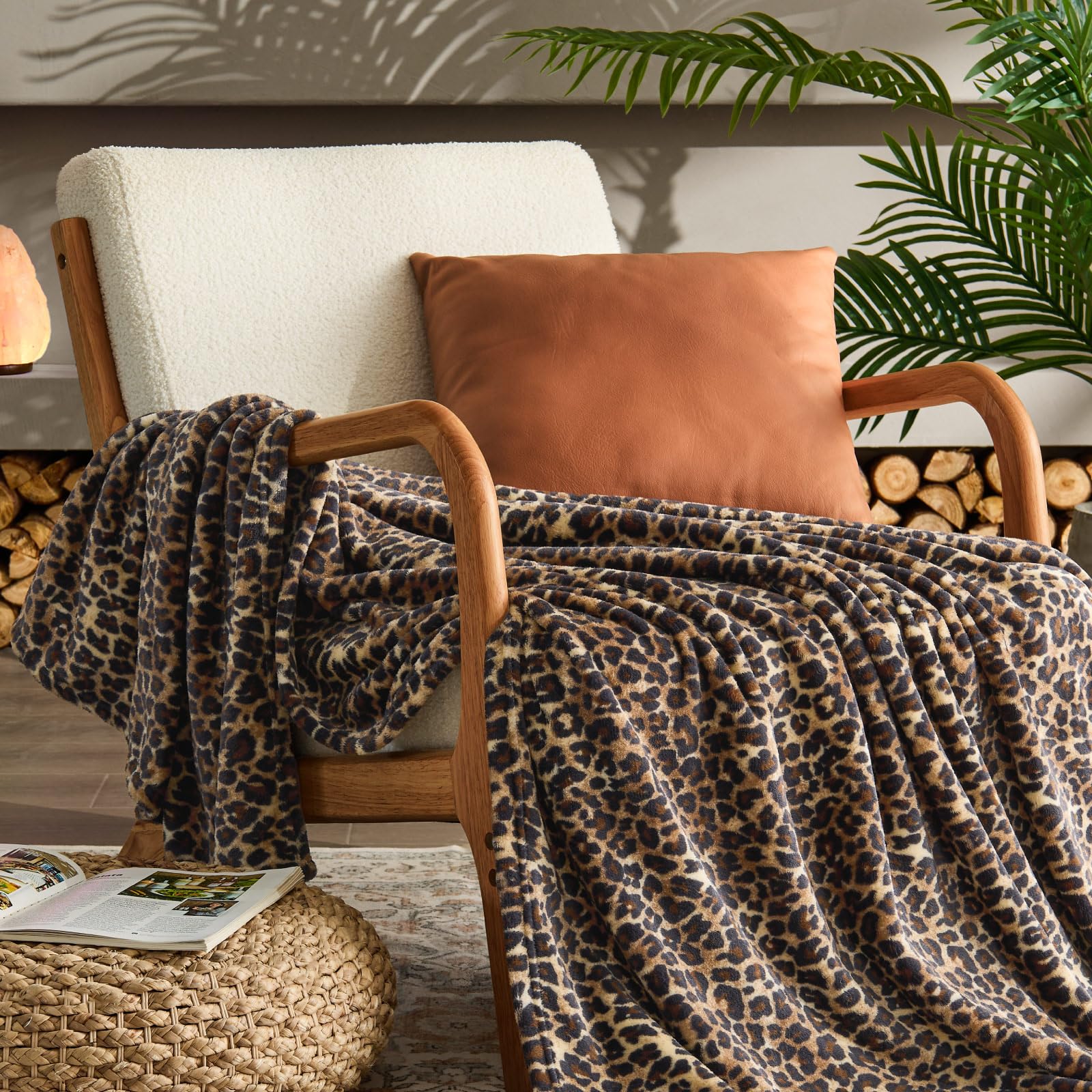 BEDELITE manta extendida en cama realzando estampado y elegancia