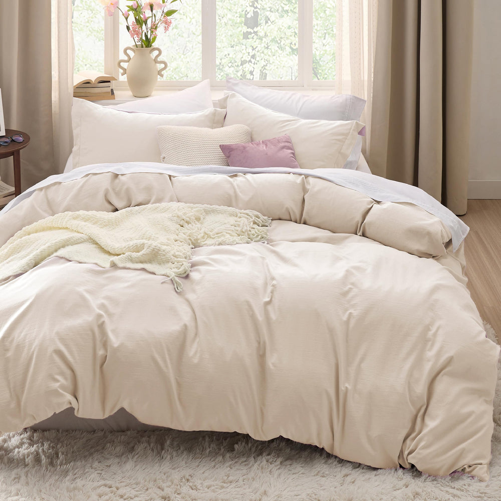 Bedsure vista frontal del empaque mostrando la funda nórdica crema y el contenido