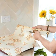 Bee's Wrap detalle de textura y cera, muestra durabilidad y agarre