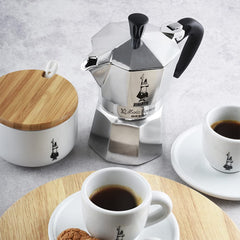 Bialetti Moka Express detalle de la manilla ergonómica para agarre seguro y manejo cómodo