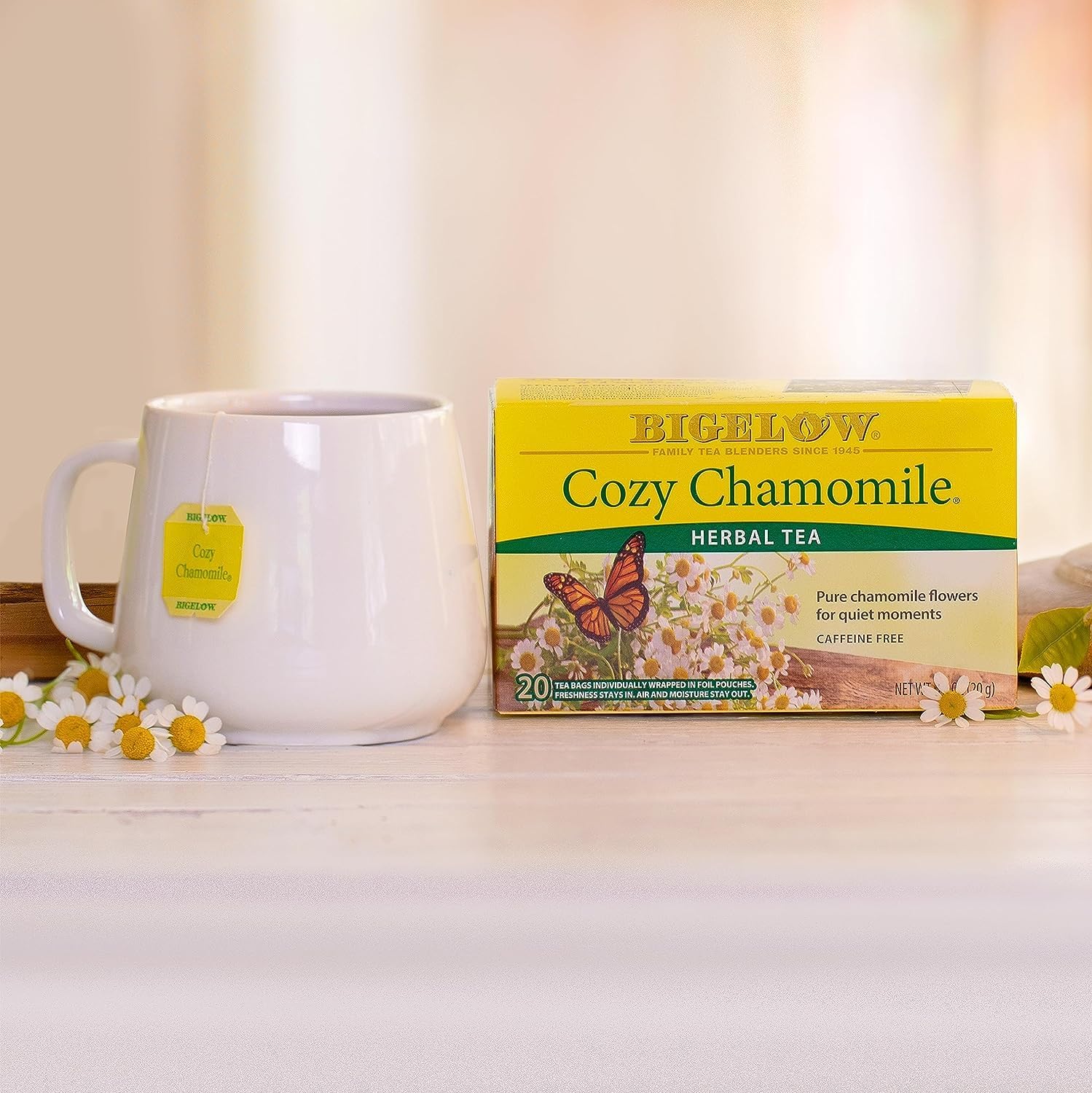 Bigelow ambiente de sala con taza, sugiere relajación y uso nocturno