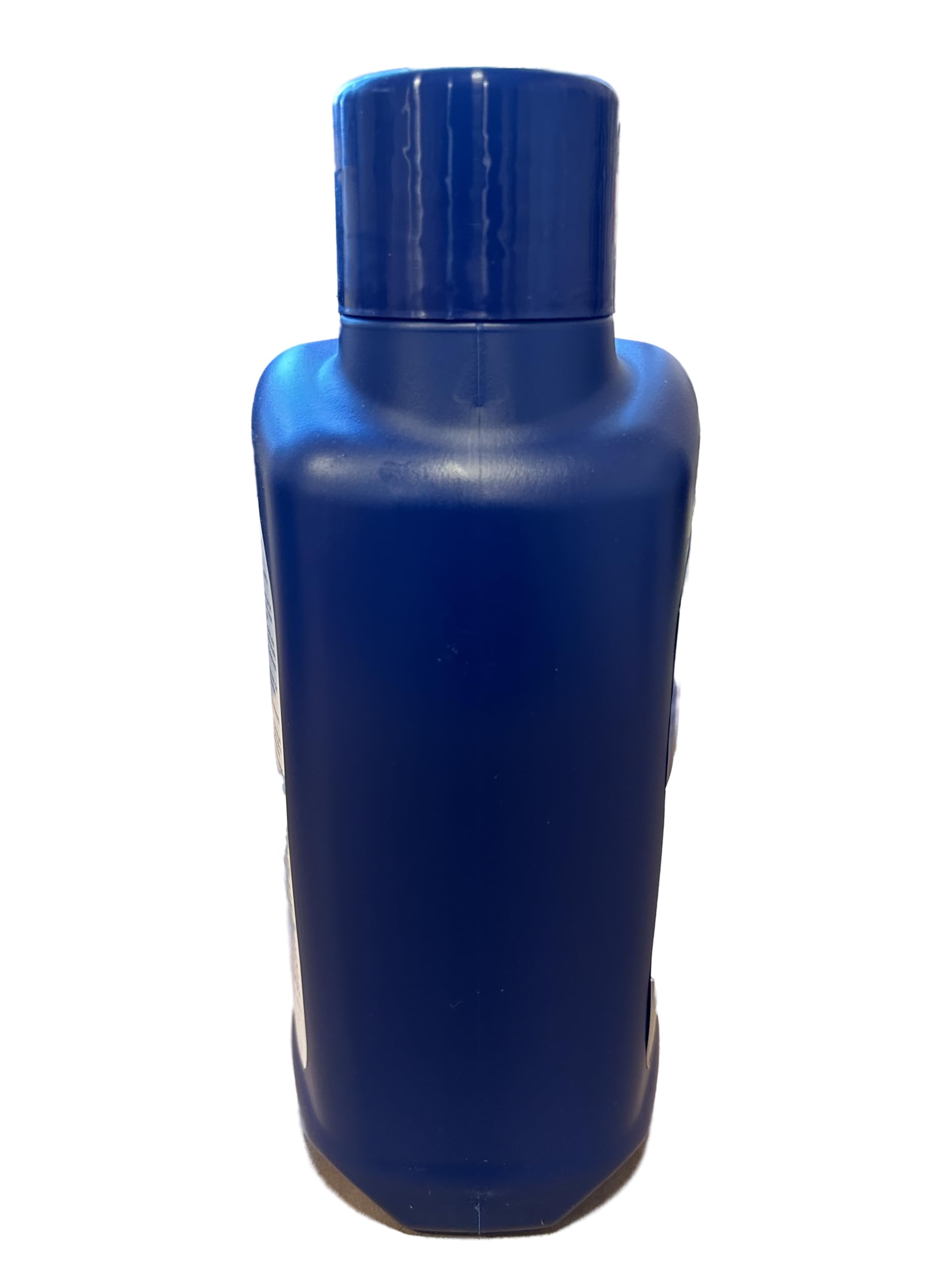 BioGuard botella de 3 litros junto a una cinta métrica para mostrar escala y rendimiento