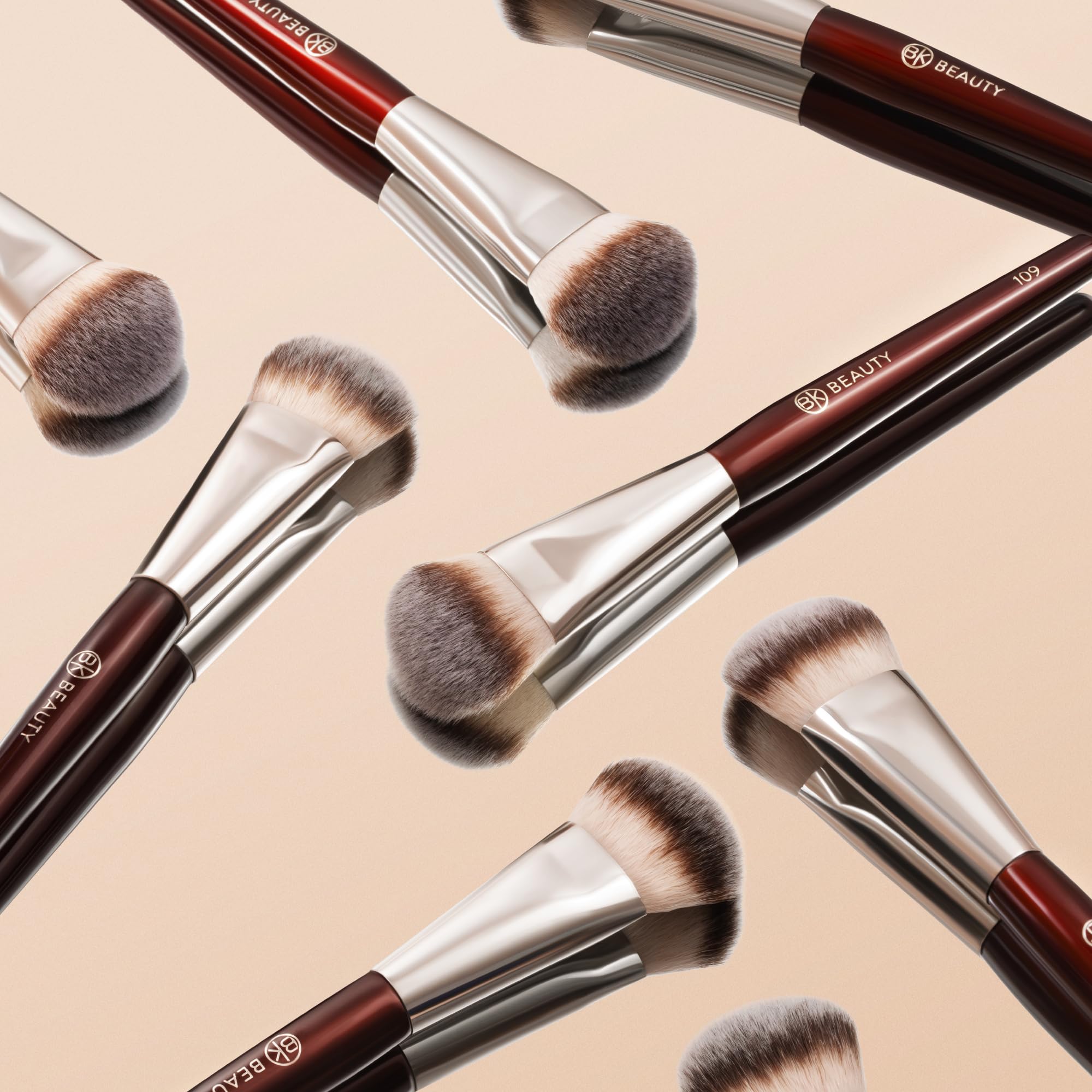 BK BEAUTY brocha 109 en set de maquillaje mostrando uso cotidiano profesional