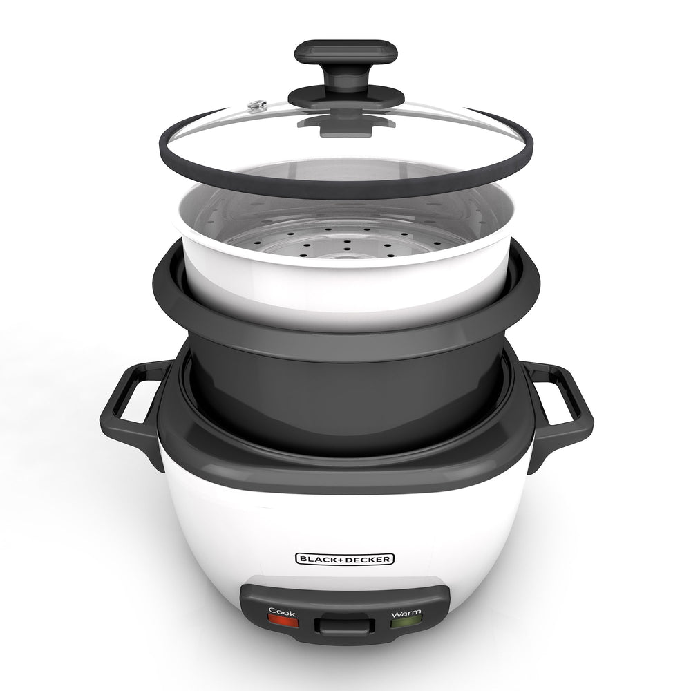 BLACK+DECKER arrocera en uso preparando una comida familiar completa