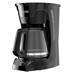 BLACK+DECKER vista frontal de la cafetera negra con aspecto compacto y profesional
