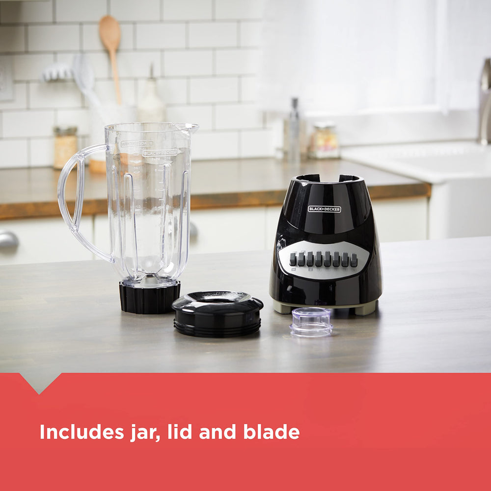 BLACK+DECKER licuadora en uso preparando batido con hielo, beneficio texturas uniformes