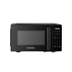 BLACK+DECKER microondas encimera frontal mostrando acabado negro y diseño compacto