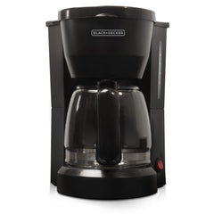 BLACK+DECKER vista frontal de la cafetera, diseño compacto y funcional