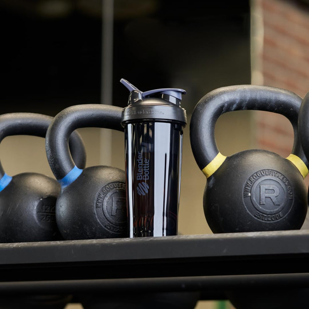 BlenderBottle ProSeries dentro de mochila, diseño práctico y seguro para llevar