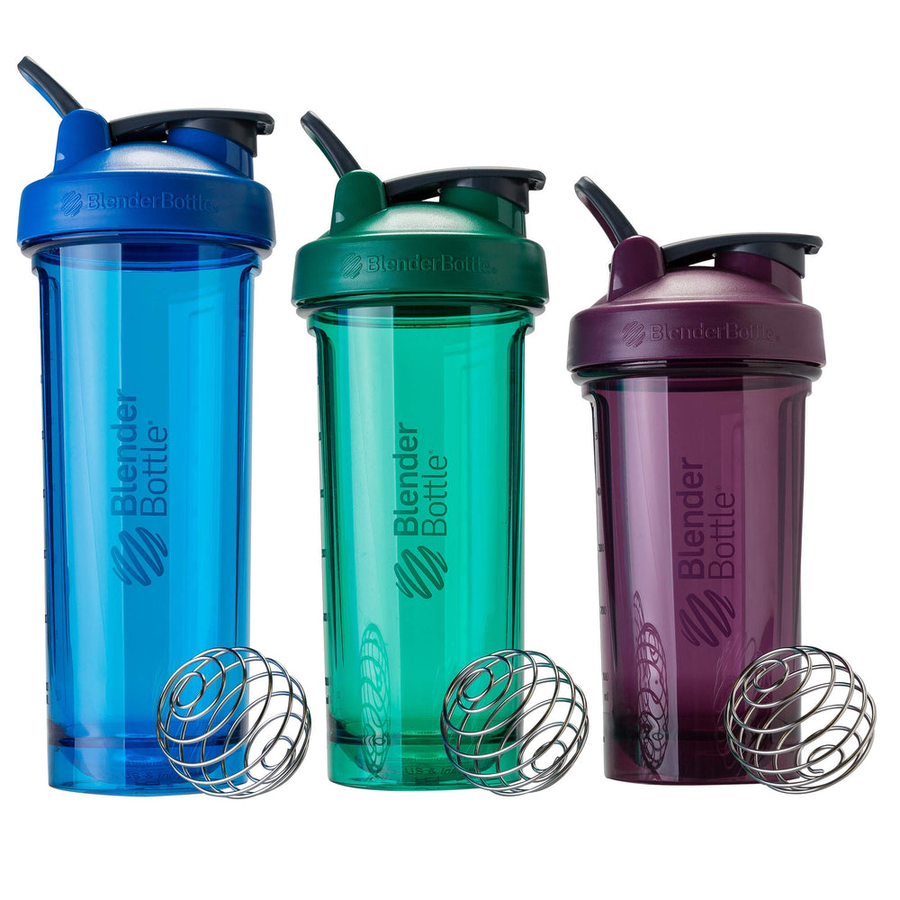 BlenderBottle ProSeries en uso en gimnasio mezclando batido, mezcla eficiente al instante