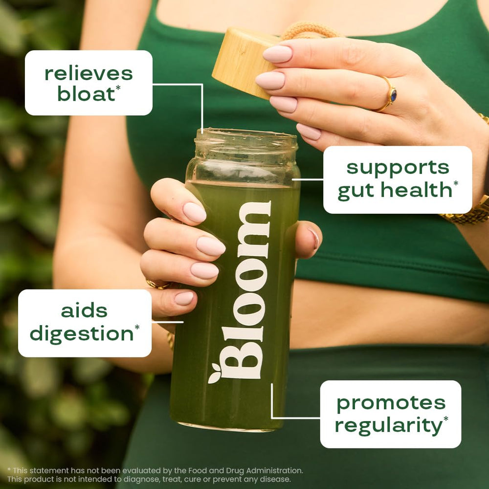 Vaso con servicio preparado de Bloom Nutrition destacando sabor refrescante y conveniencia