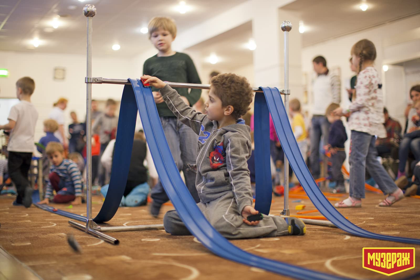 Blu Track pista formando curvas cerradas para circuitos personalizados