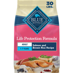 Blue Buffalo paquete frente muestra salmón real y beneficios nutricionales