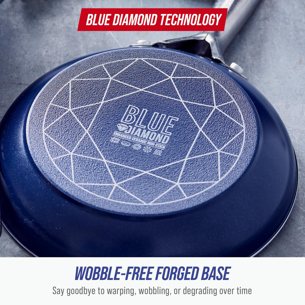 Blue Diamond comparación de tamaño con cuchara para escala, ideal para porciones familiares