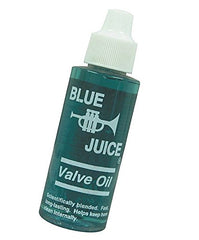 Blue Juice comparación de tamaño al lado de una boquilla de trompeta