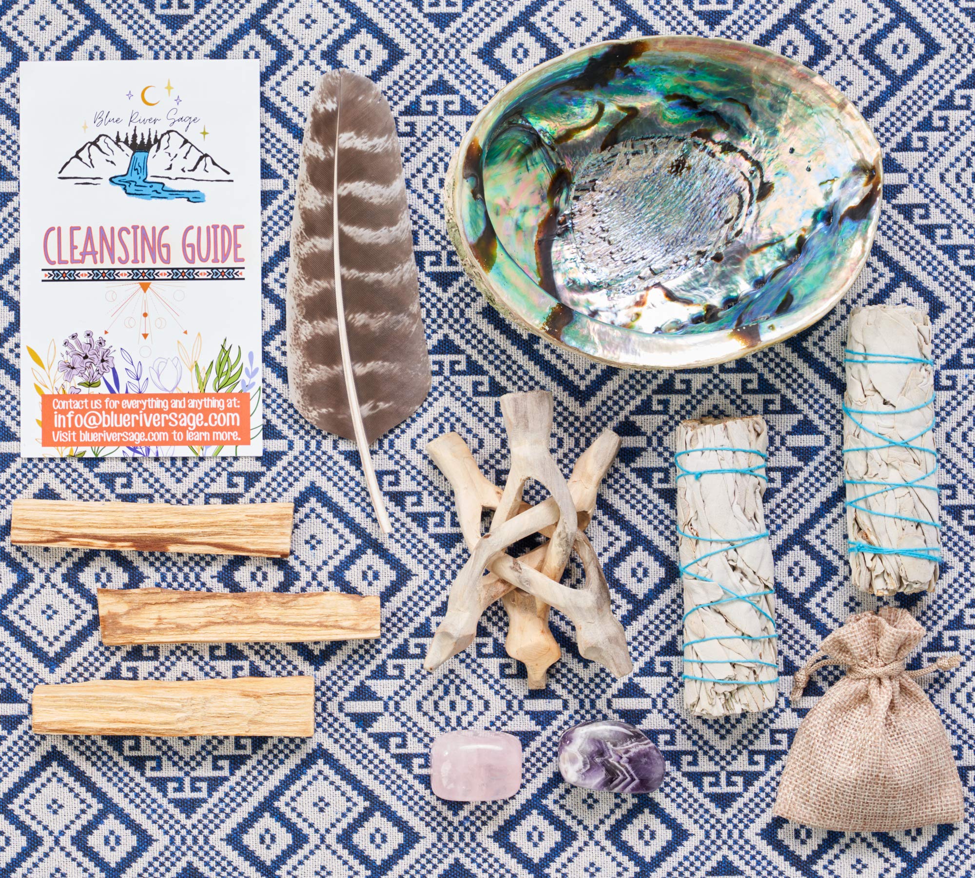BLUE RIVER SAGE uso sobre altar demostrando ritual seguro y ordenado