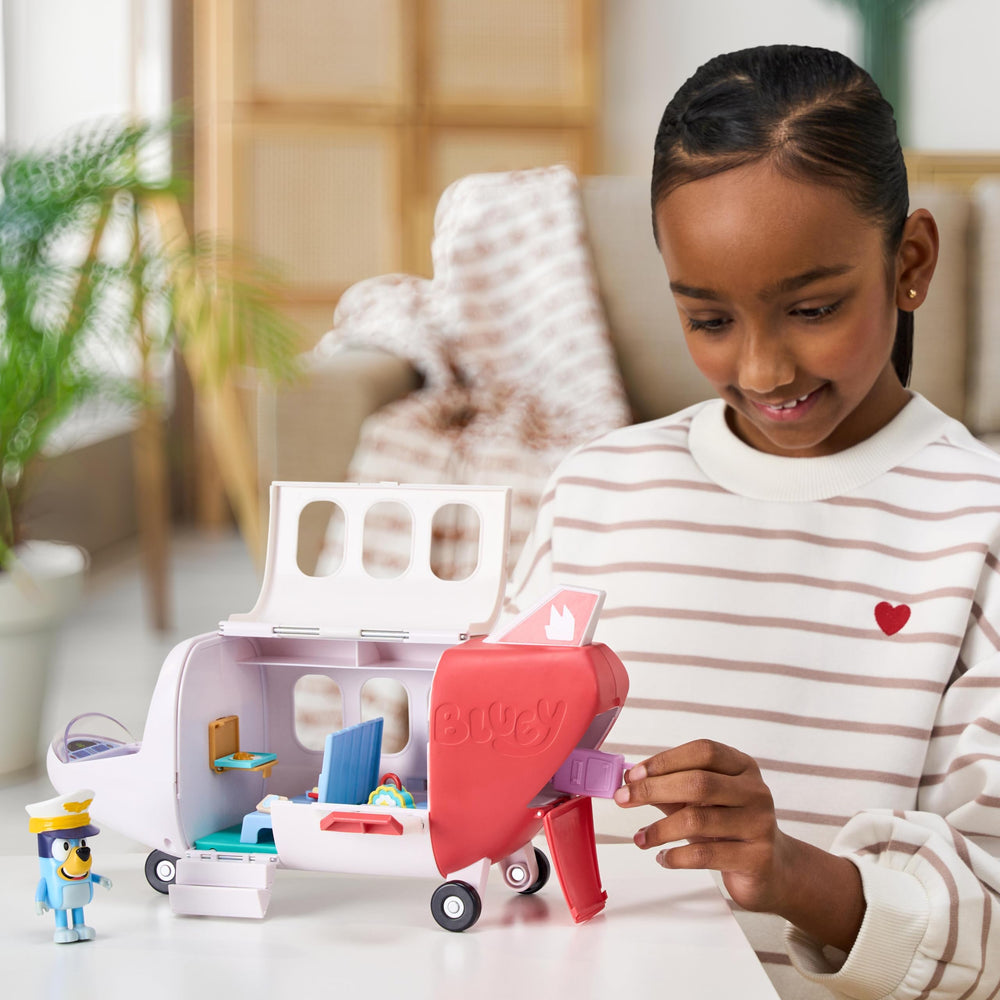 Accesorios Bluey completos incluyen maleta cámara libro y comida a bordo
