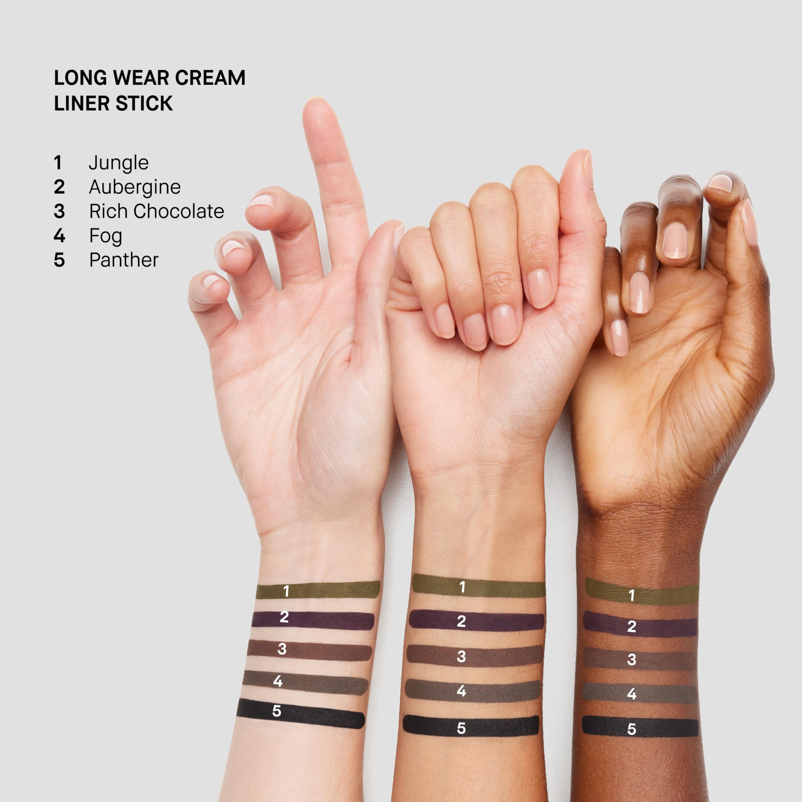 Bobbi Brown comparación de tamaño en mano para valorar portabilidad