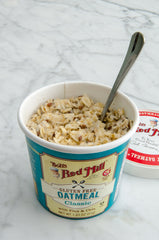 Bob's Red Mill textura de avena cocida en primer plano, aspecto cremoso