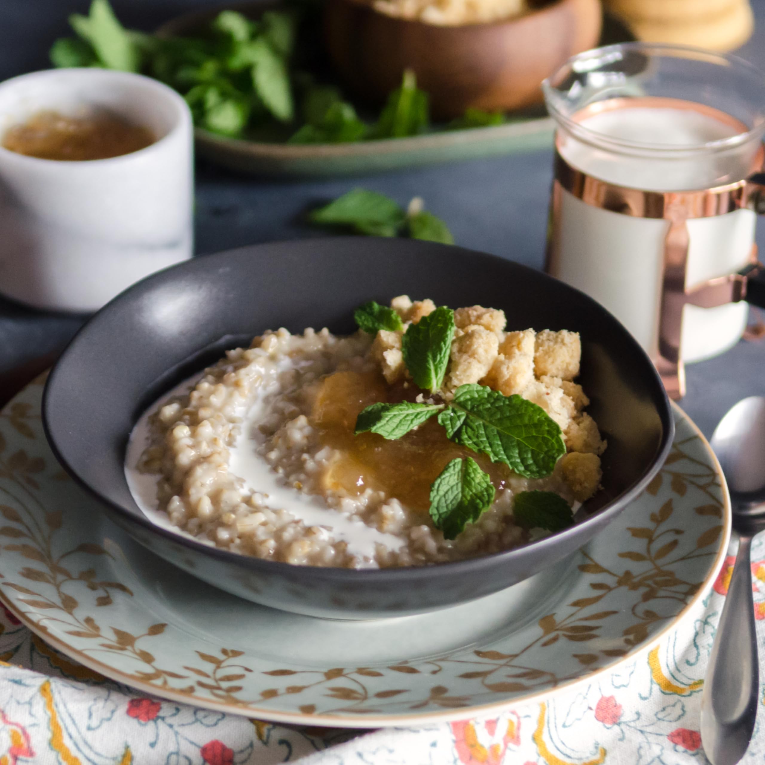 Bob's Red Mill olla lenta con avena cocinándose para desayuno sin complicaciones