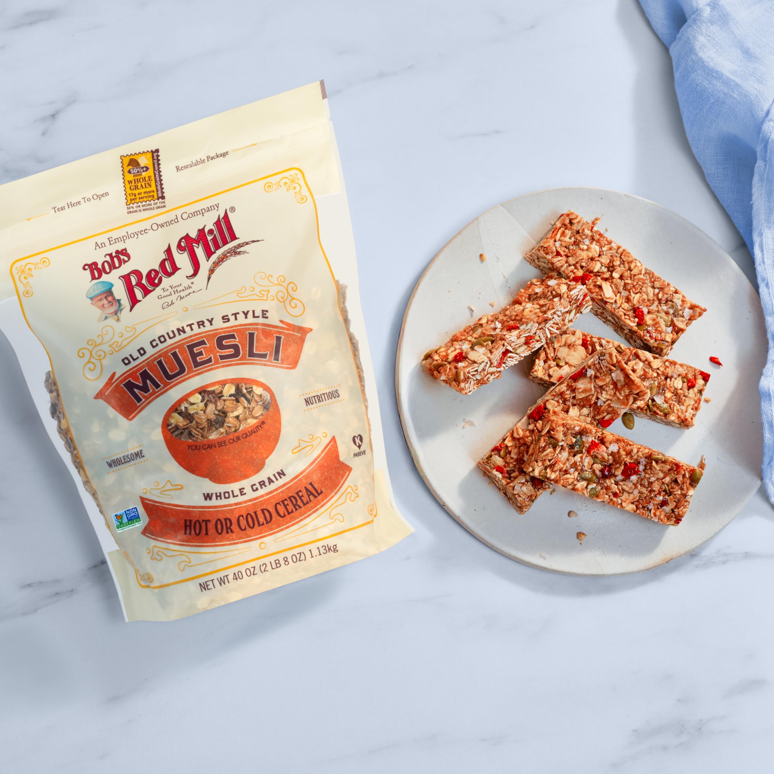 Bob's Red Mill ingredientes extendidos: avena, nueces y pasas, para preparar recetas