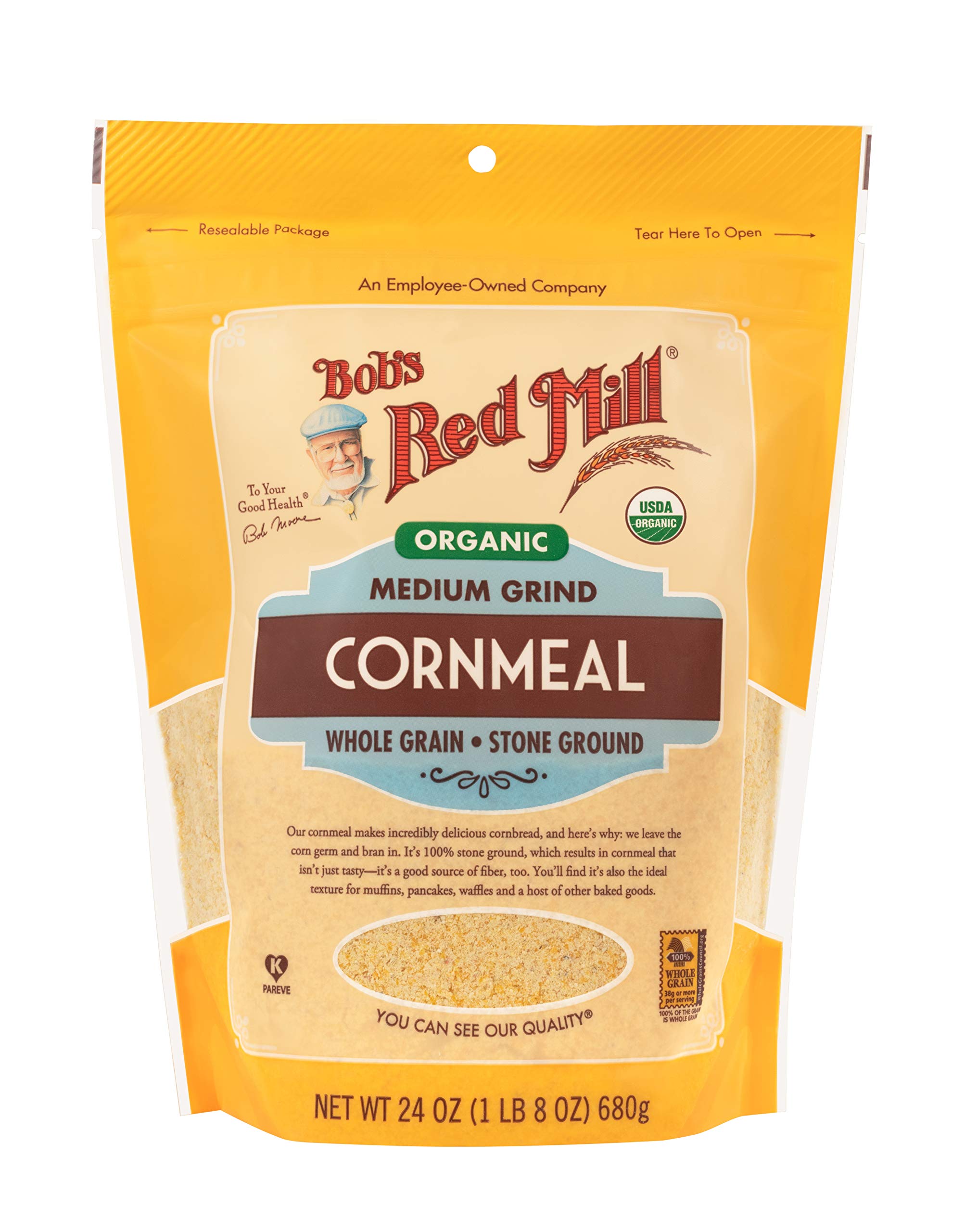 Bob's Red Mill textura de harina de maíz media cerca para ver granulometría