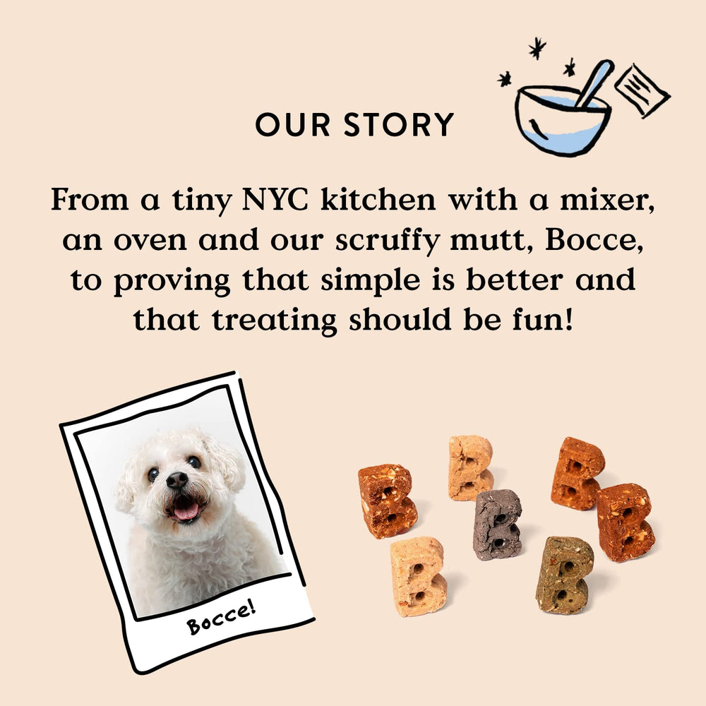 Bocce's Bakery comparación de tamaño Large junto a una pata de perro