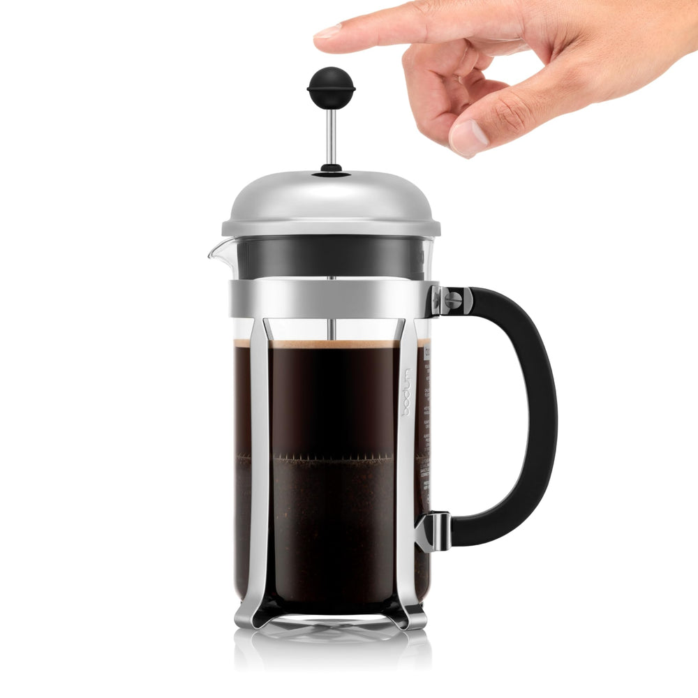 Bodum Chambord con tazas para comparar capacidad y servicio grupal