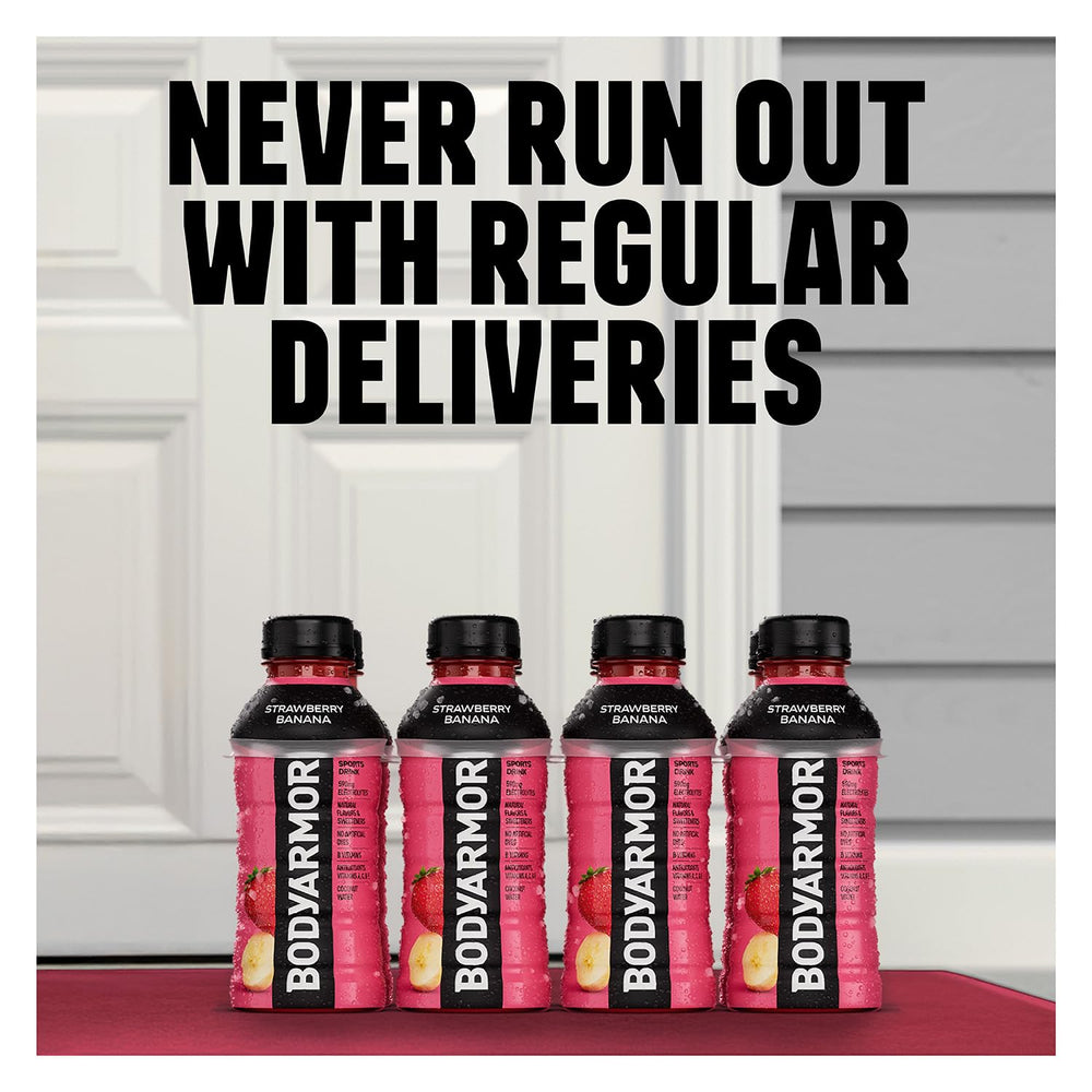 Comparación de tamaño de BODYARMOR Blackout Berry con mano, formato práctico