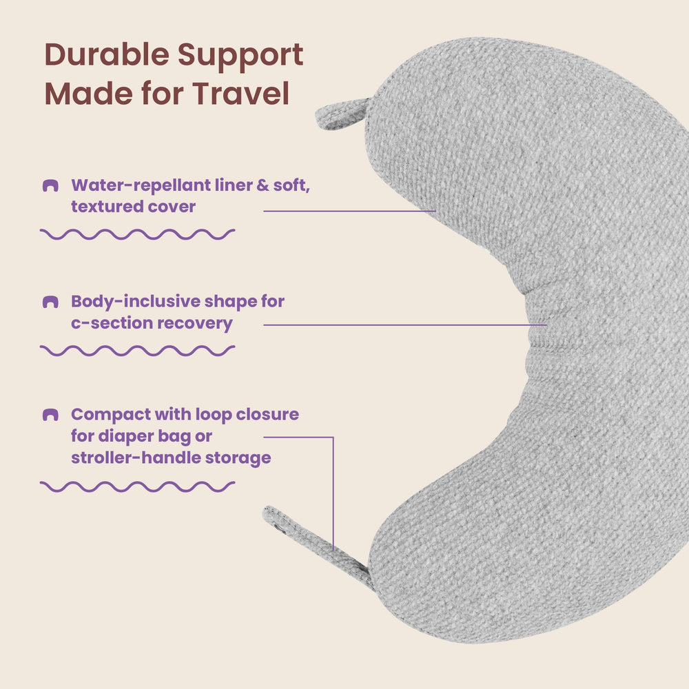 Boppy sujeto al cochecito con clip, fácil transporte y acceso en salidas