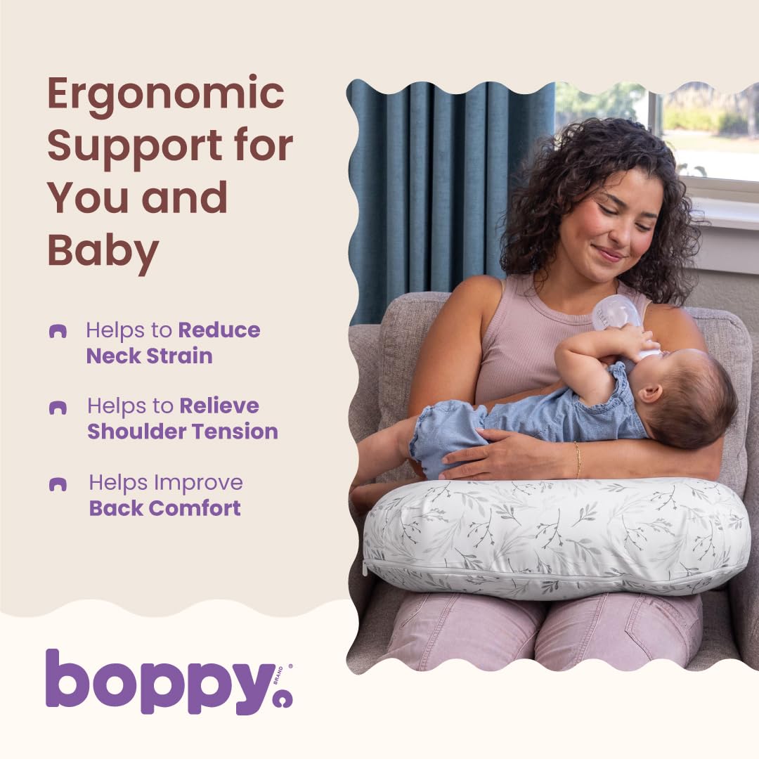 Boppy en uso lactancia con bebé y postura más cómoda