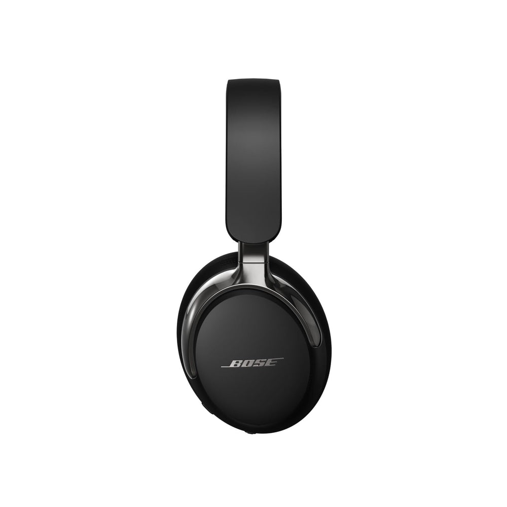 Comparación de tamaño Bose QuietComfort Ultra en manos para referencia de escala