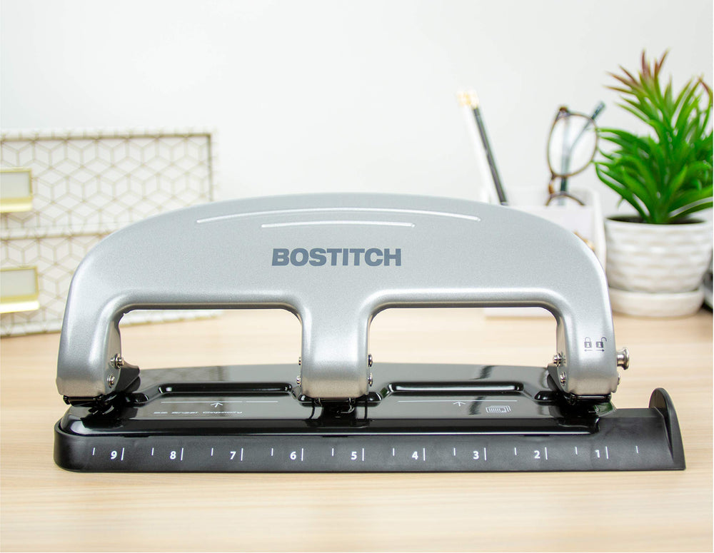 Bostitch primer plano del mecanismo metálico que garantiza durabilidad