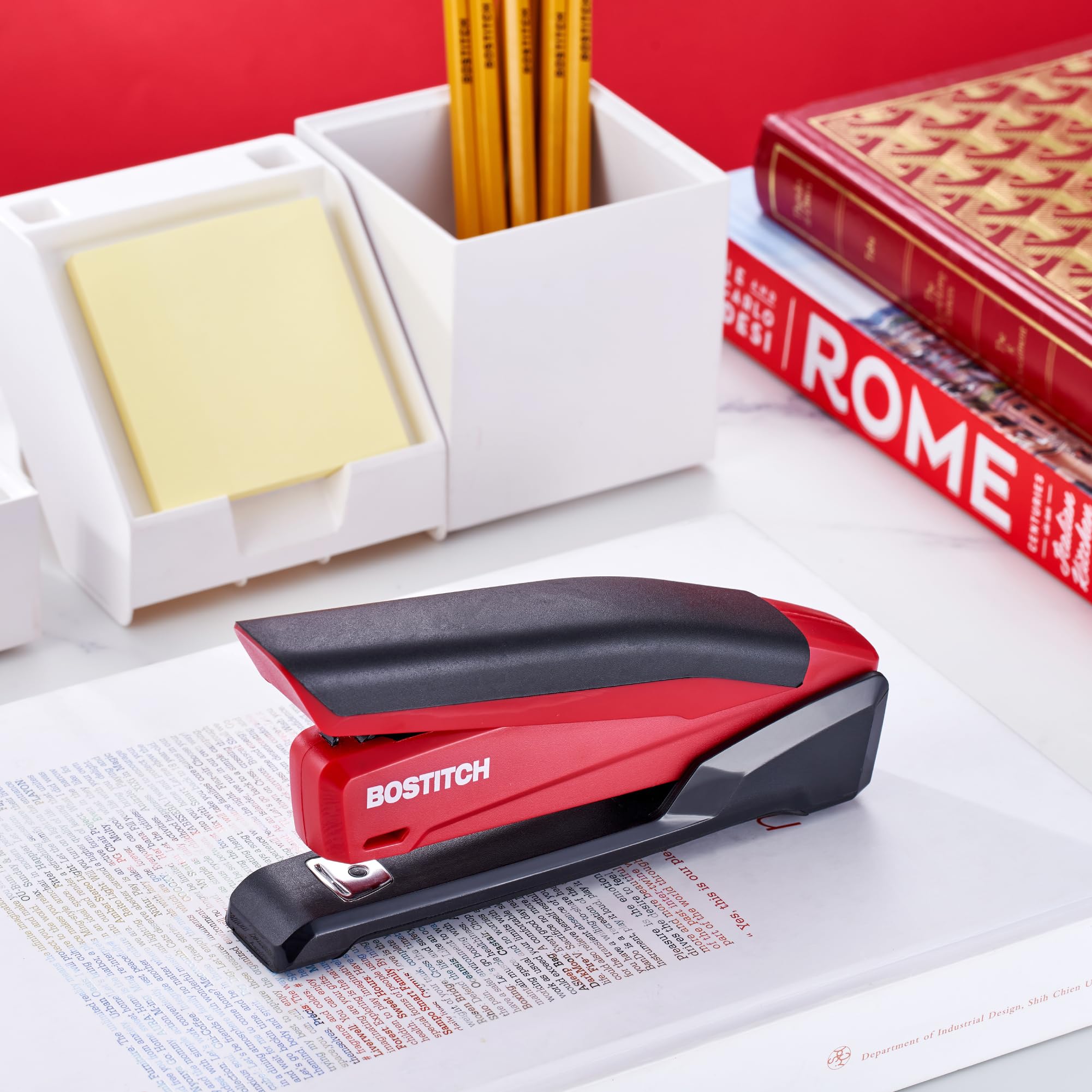 Bostitch Office primer plano del cuerpo metálico que transmite solidez y acabado premium