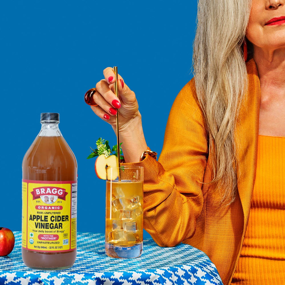 Bragg botella en cocina moderna, práctico para uso diario y recetas