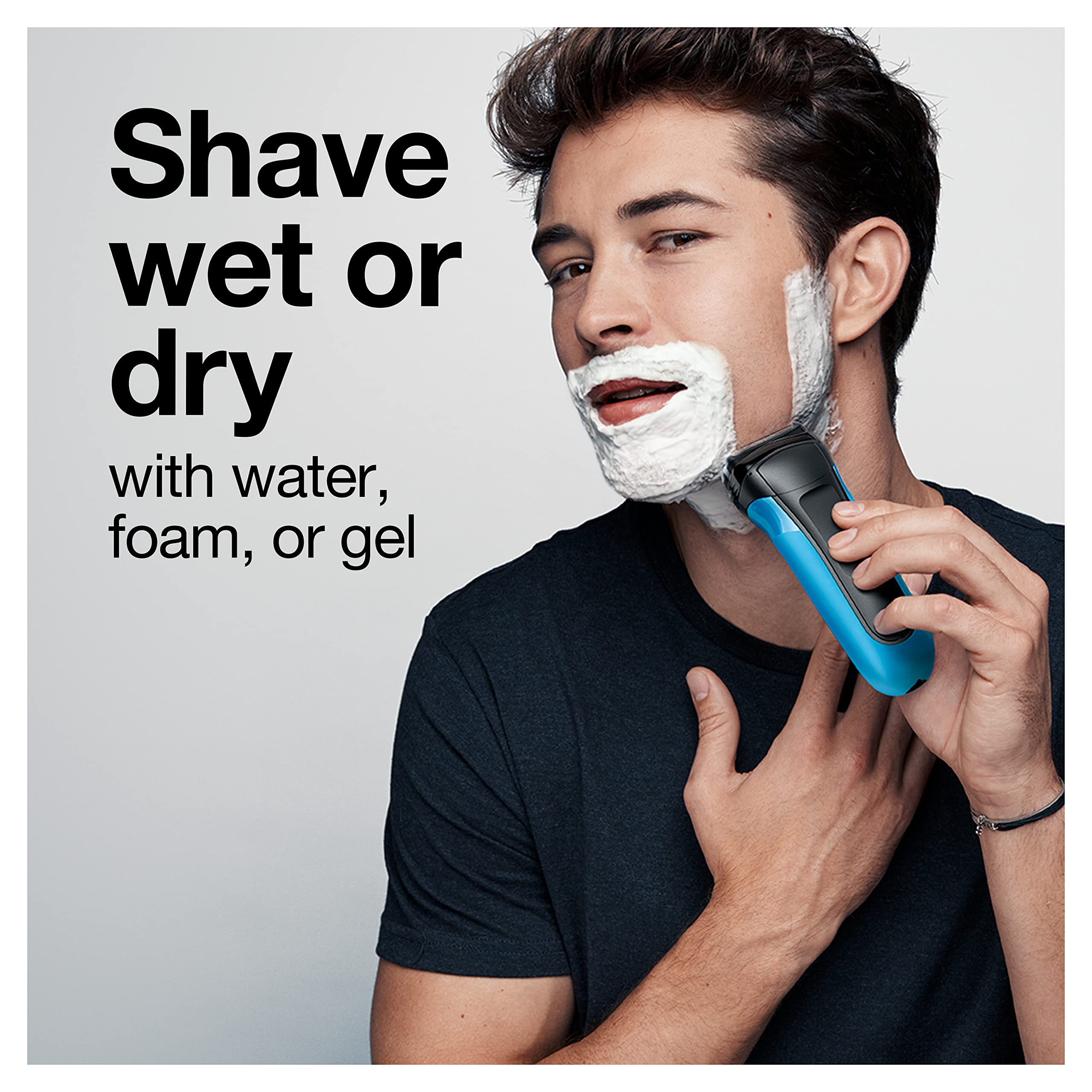 Braun Series 3 trimmer central recortando pelos largos con precisión