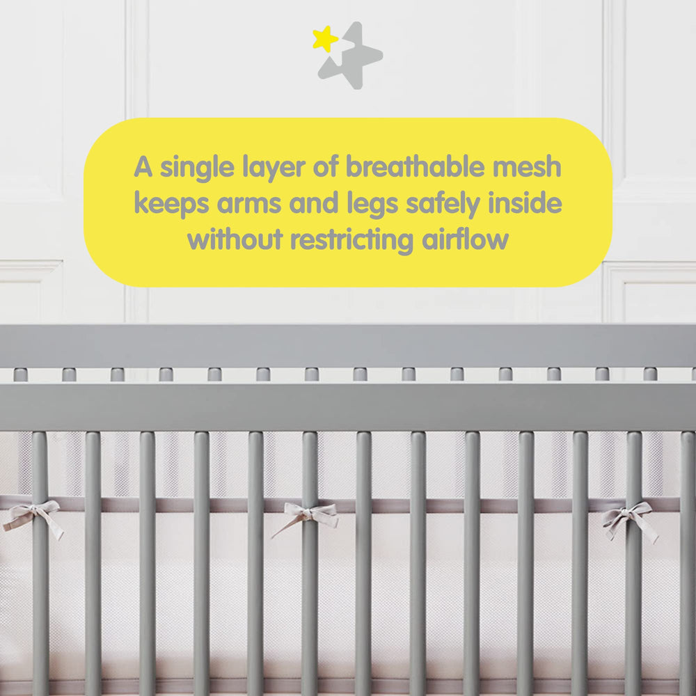 BreathableBaby panel corto colocado en esquina ilustrando ajuste seguro
