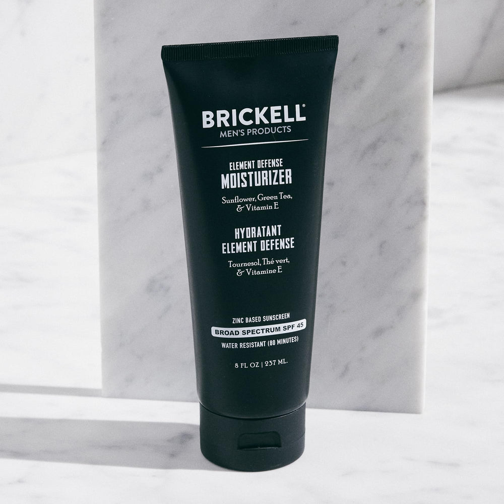 Brickell crema textura clara mostrando fácil absorción y hidratación