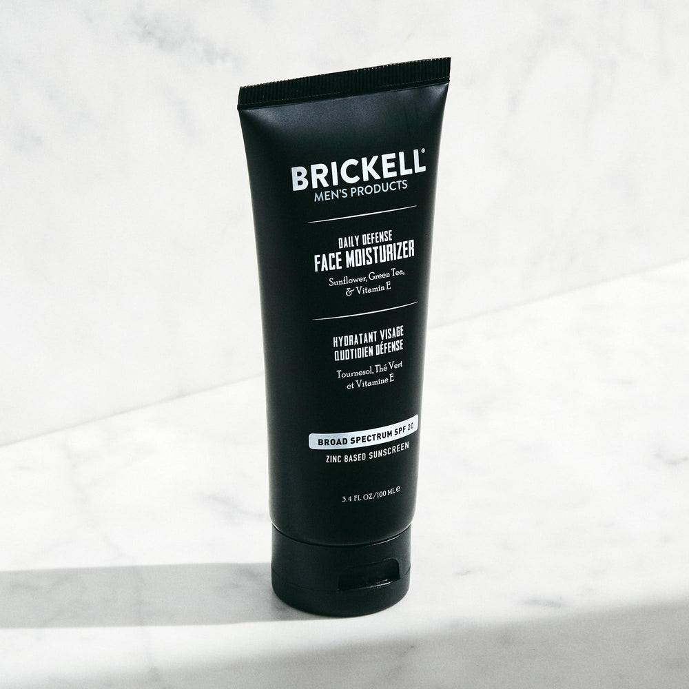 Brickell textura de la crema en primer plano, aspecto ligero y de rápida absorción
