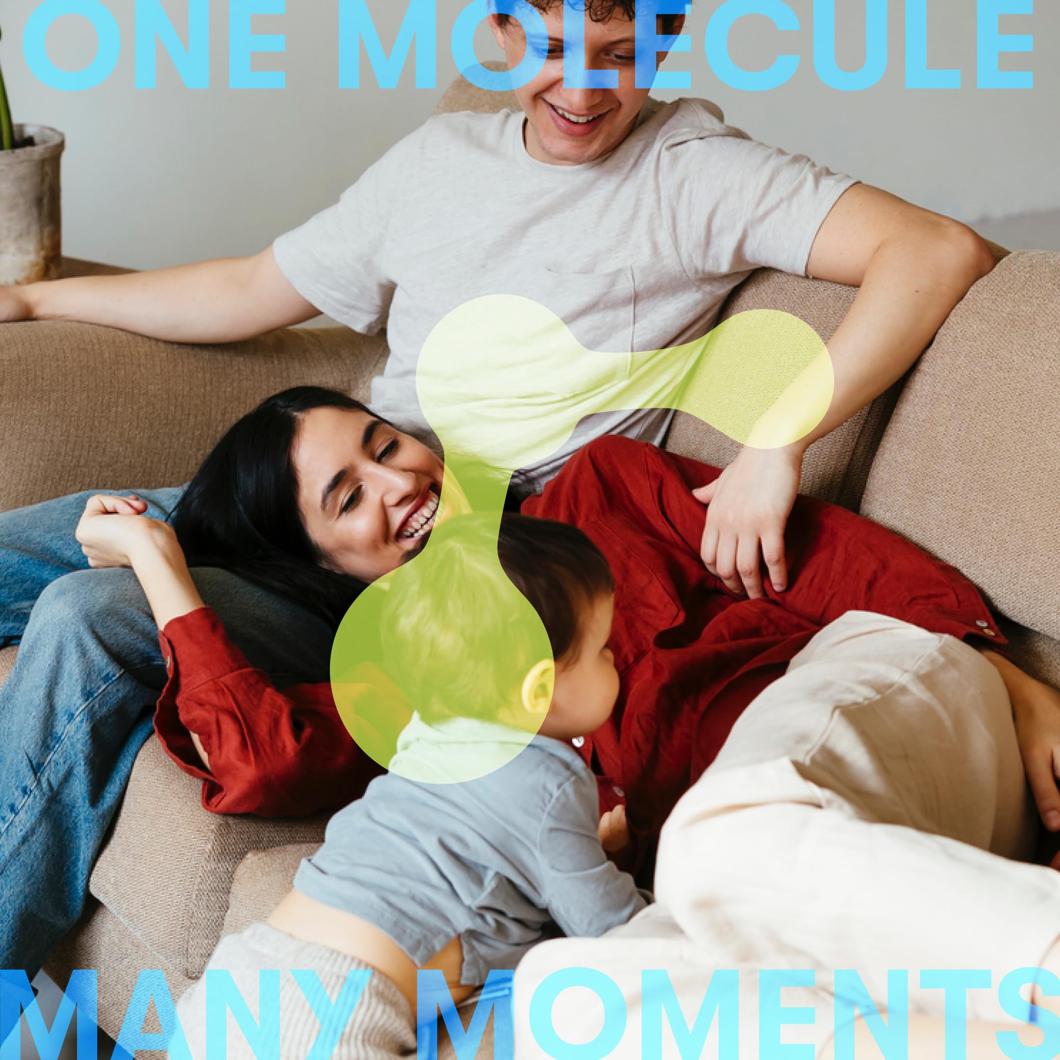 BRIOTECH botella al lado de objetos para comparar el tamaño