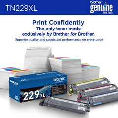 Brother TN229XLBK siendo instalado en impresora Brother, fácil reemplazo